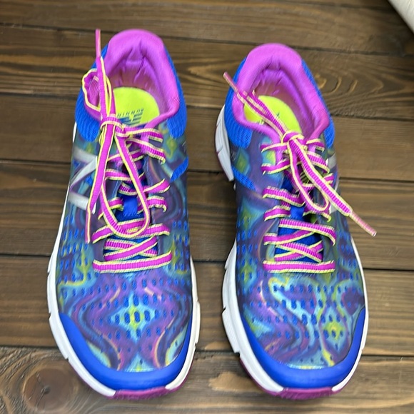 New Balance 775 Running Shoes - Picture 2 of 7